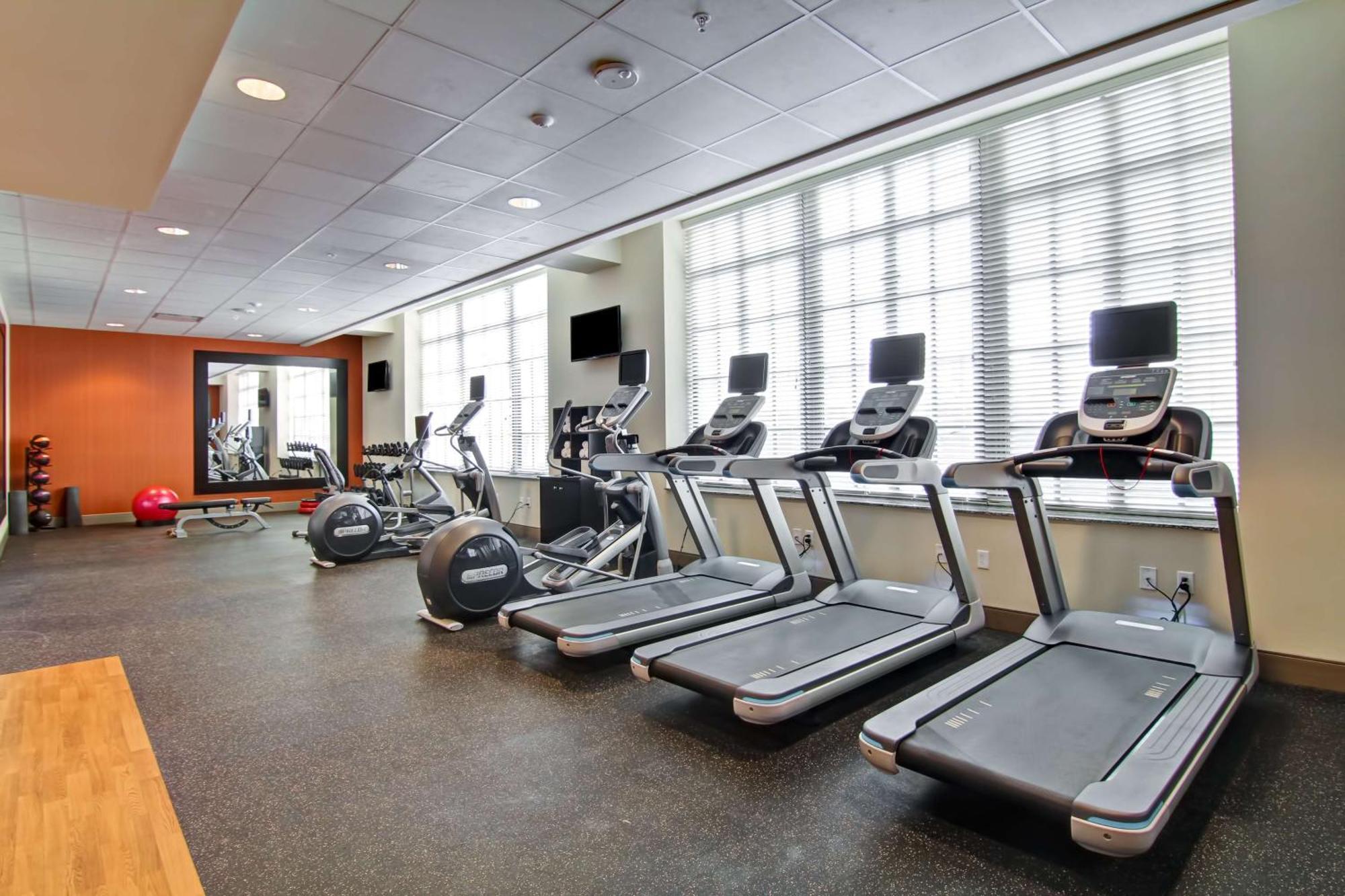 Hampton Inn And Suites Cincinnati - Downtown Esterno foto