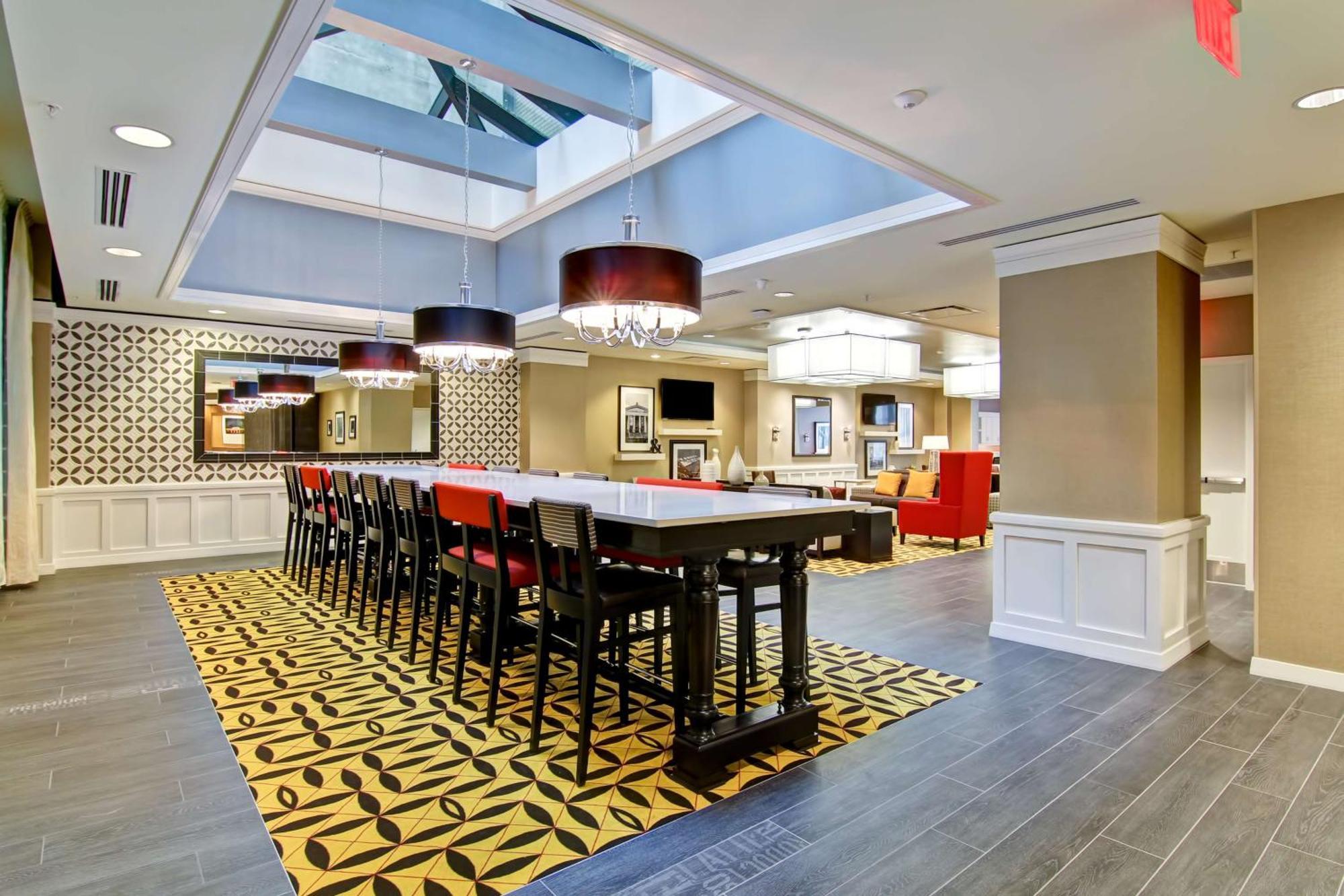 Hampton Inn And Suites Cincinnati - Downtown Esterno foto